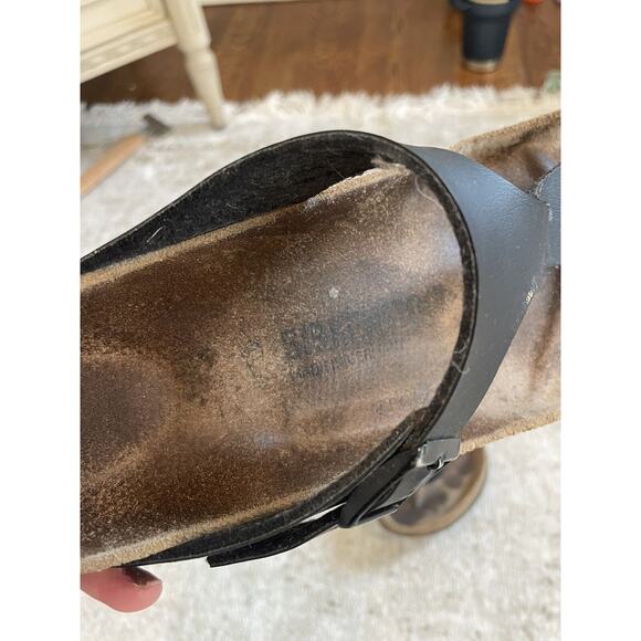 Birkenstock Size 39 Gizeh Birko Flor Sandals Black Leather Buckle Preloved - Picture 3 of 8